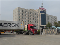 沃爾華集團2臺挖掘機出口緬甸