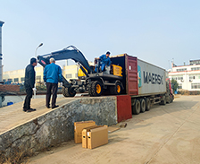 沃爾華集團2臺輪式挖掘機出口南美地區